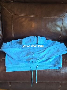 Zyia Active Women's Crop Hoodie in Bright Blue